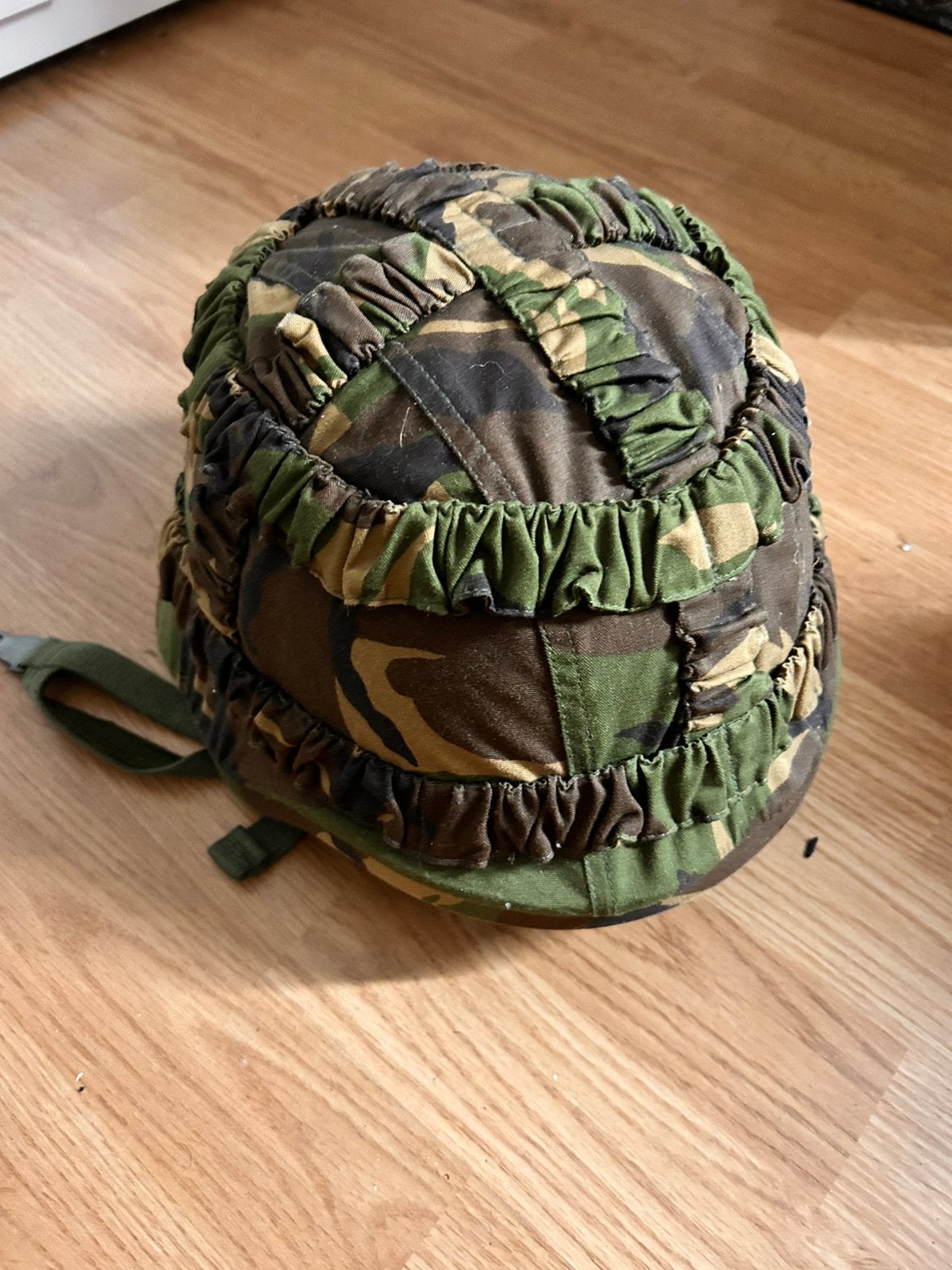Militair uitrusting pakket: helm, slaapzak,en regenjas, Ophalen of Verzenden, Landmacht, Overige gebieden, Overige typen