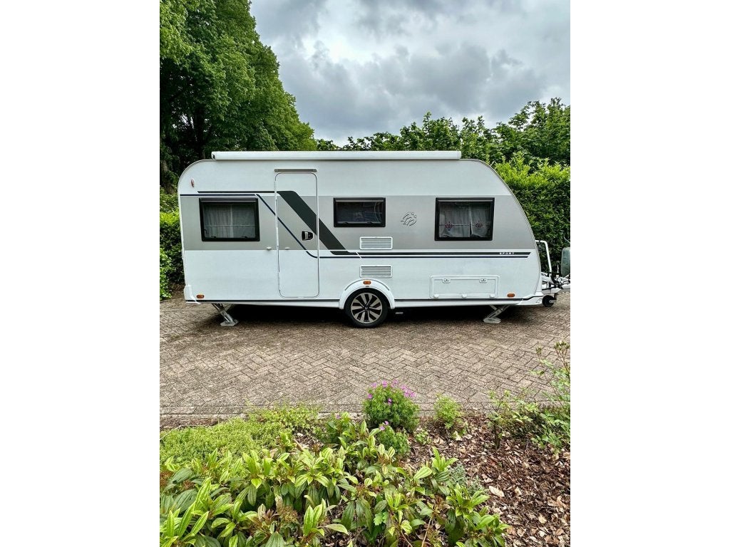 Knaus Sport 460EU (1052177), Caravans en Kamperen, Caravans, Particulier, tot en met 4, 1000 - 1250 kg, Treinzit, Knaus, 2 aparte bedden