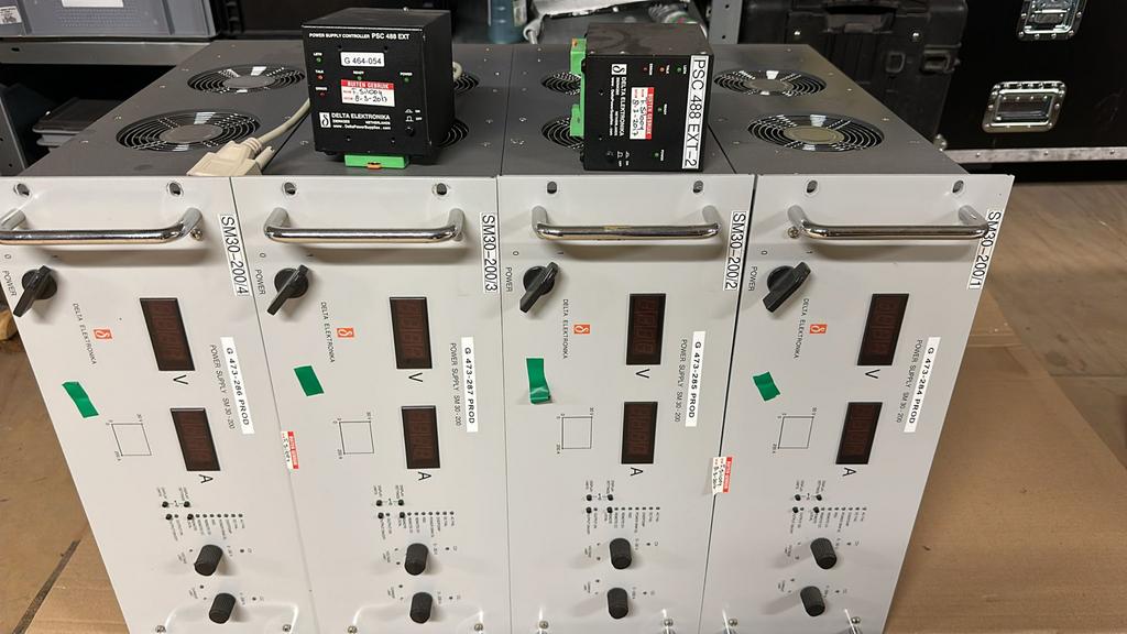 4x Delta Elektronika SM 30-200 + 2x PSC-488 ext controller, Doe-het-zelf en Verbouw, Meetapparatuur, Ophalen