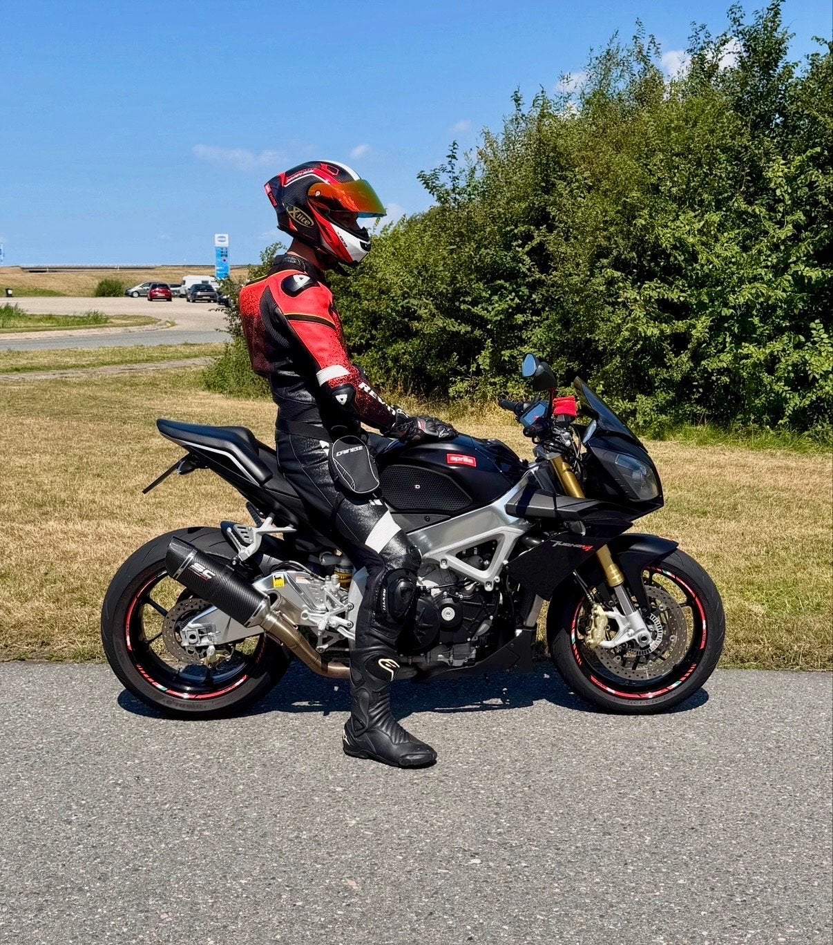 Aprilia Tuono V4 APRC 2011 - Krachtige Naked Bike, Motoren, Motoren | Aprilia, Sportuitlaat, Occasion, 4 cilinders, Motorrijbewijs A