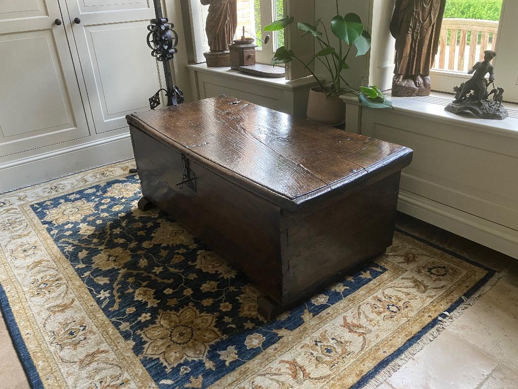 OPRUIMING! 17e 18e eeuw Grote Spaanse kist Walnoot 175 euro!, Antiek en Kunst, Ophalen