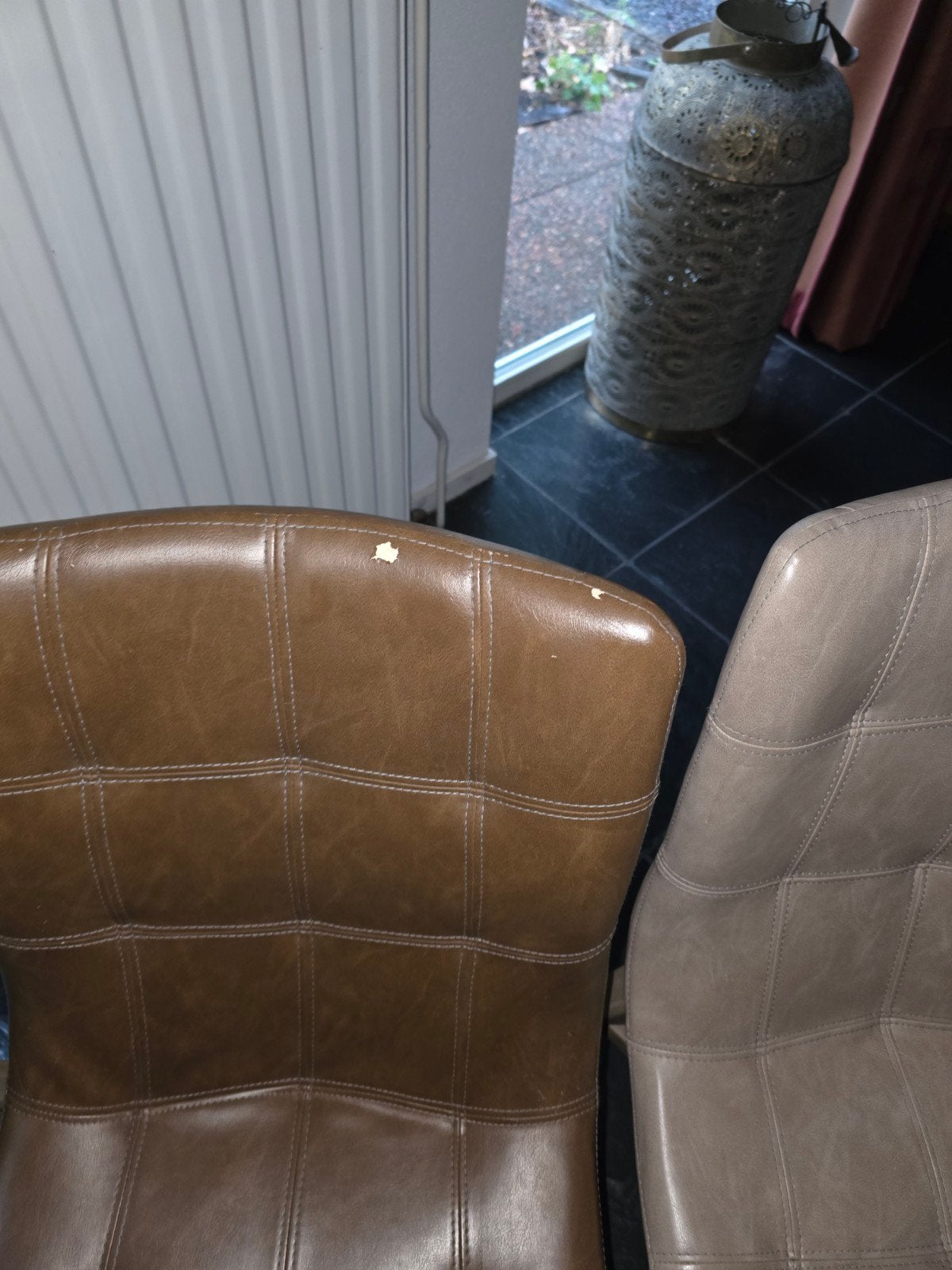 Set van 4 gebruikte eetkamerstoelen, bruin en beige, Gebruikt, Bruin, Klassiek, Ophalen of Verzenden