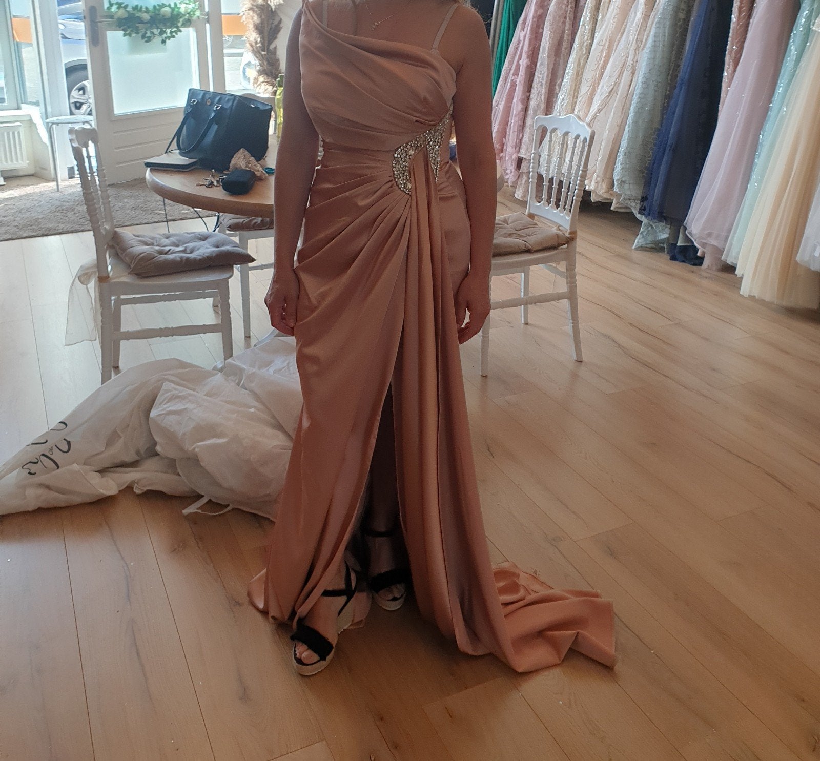 Elegante avondjurk/galajurk met split en versiering, Ophalen of Verzenden