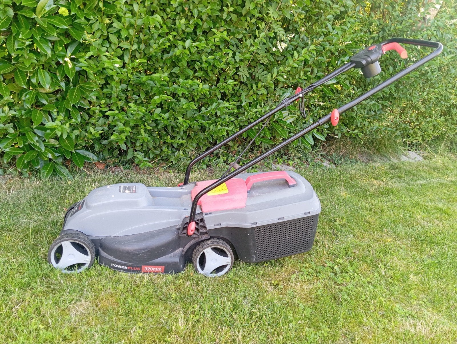 Powerplus 3200W Elektrische Grasmaaier met Opvangbak, Ophalen, Cirkelmaaier, Gebruikt, Elektrische grasmaaier