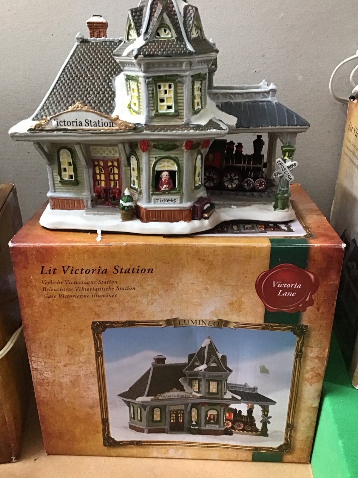 Station van het merk, Victoria Lane keramiek, Ophalen of Verzenden, Zo goed als nieuw