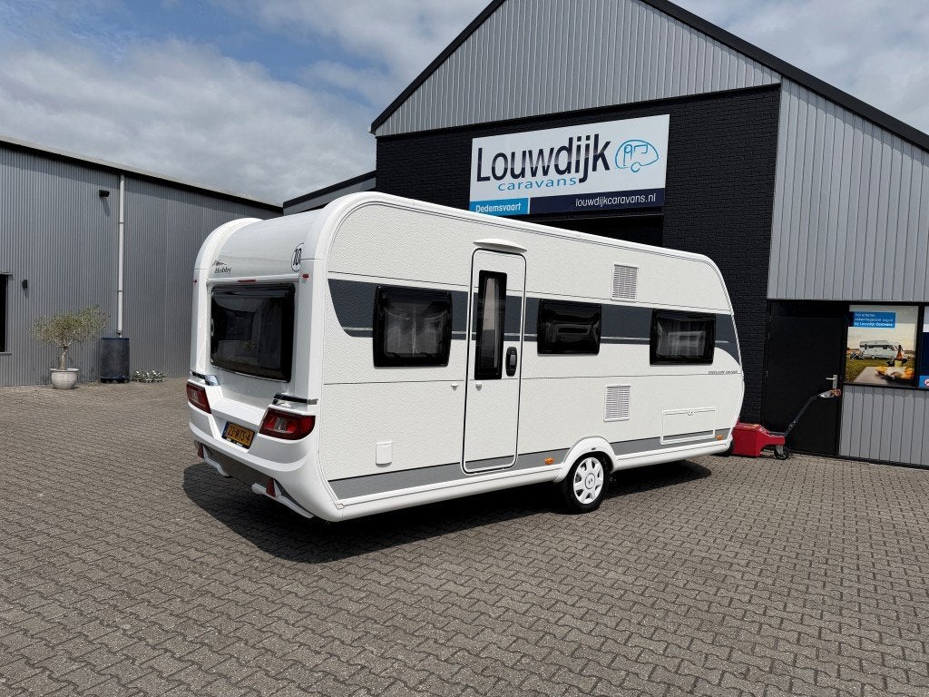 HOBBY Excellent 495 UL ’22 (Mover, Airco), Caravans en Kamperen, Rondzit, Hobby, 7 tot 8 meter, Bedrijf