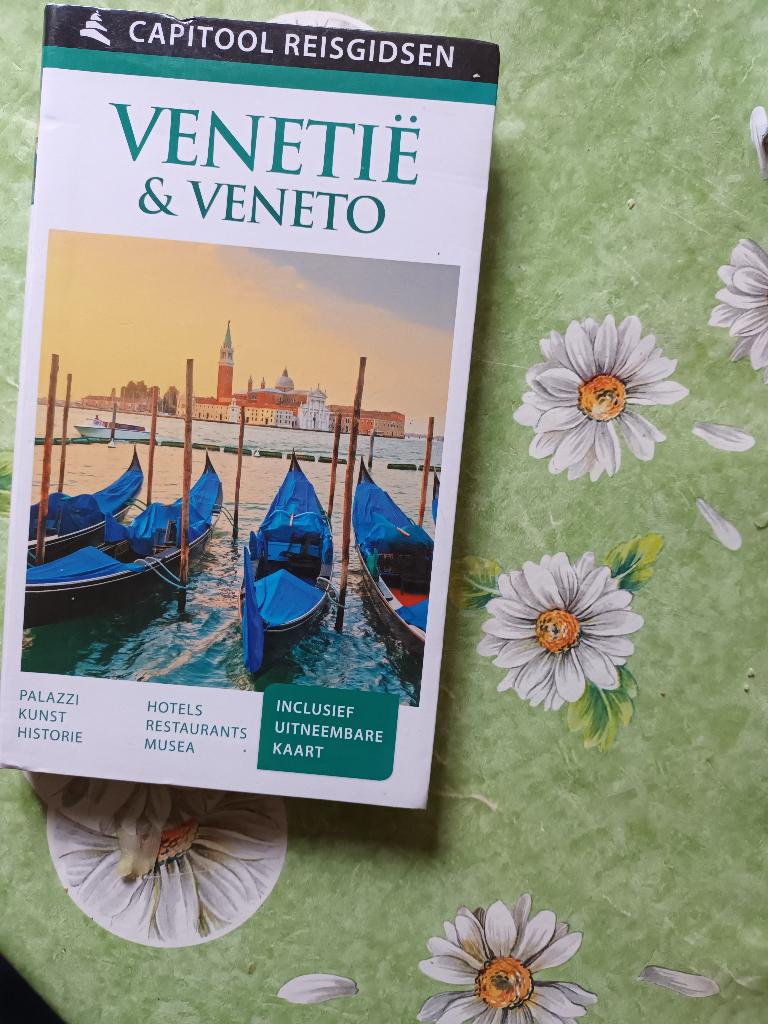 Venetie Veneto Capitool reisgids Italie Dolomieten Gardameer, Boeken, Capitool, Europa, Ophalen of Verzenden, Zo goed als nieuw