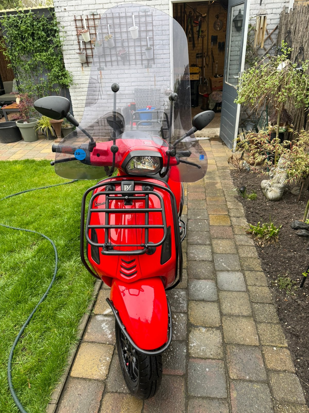 Vespa sprint 2018, Fietsen en Brommers, Snorfietsen en Snorscooters, Ophalen, Zo goed als nieuw, Benzine, Vespa