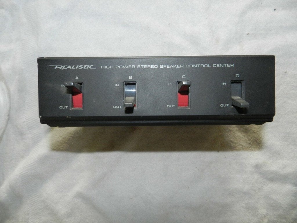 luidsprekers schakel kast REALISTIC 40-136, Audio, Tv en Foto, Luidsprekers, Overige merken, Overige typen, Nieuw, Ophalen of Verzenden
