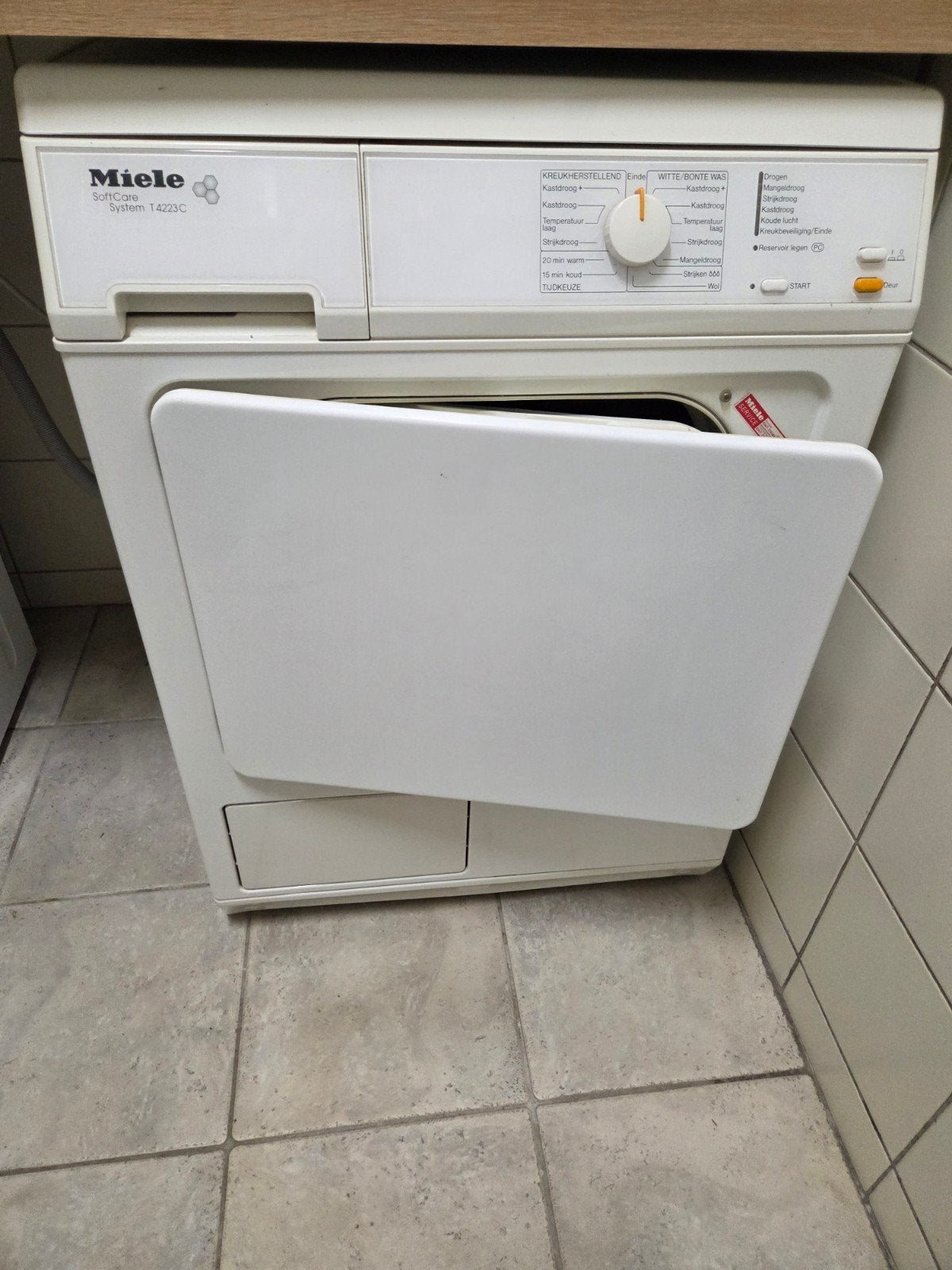 Miele SoftCare System T 4223 C Wasdroger, Ophalen, 6 tot 8 kg, Gebruikt, 85 tot 90 cm