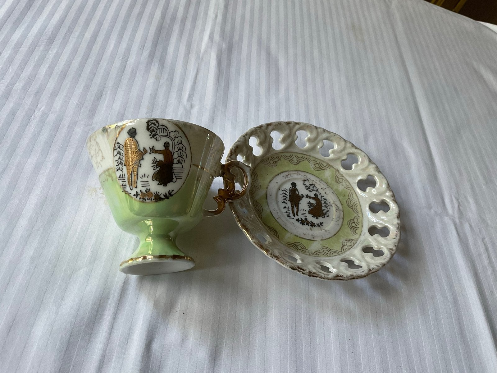 Antiek kopje met schotel - Groen en Goud, Ophalen of Verzenden