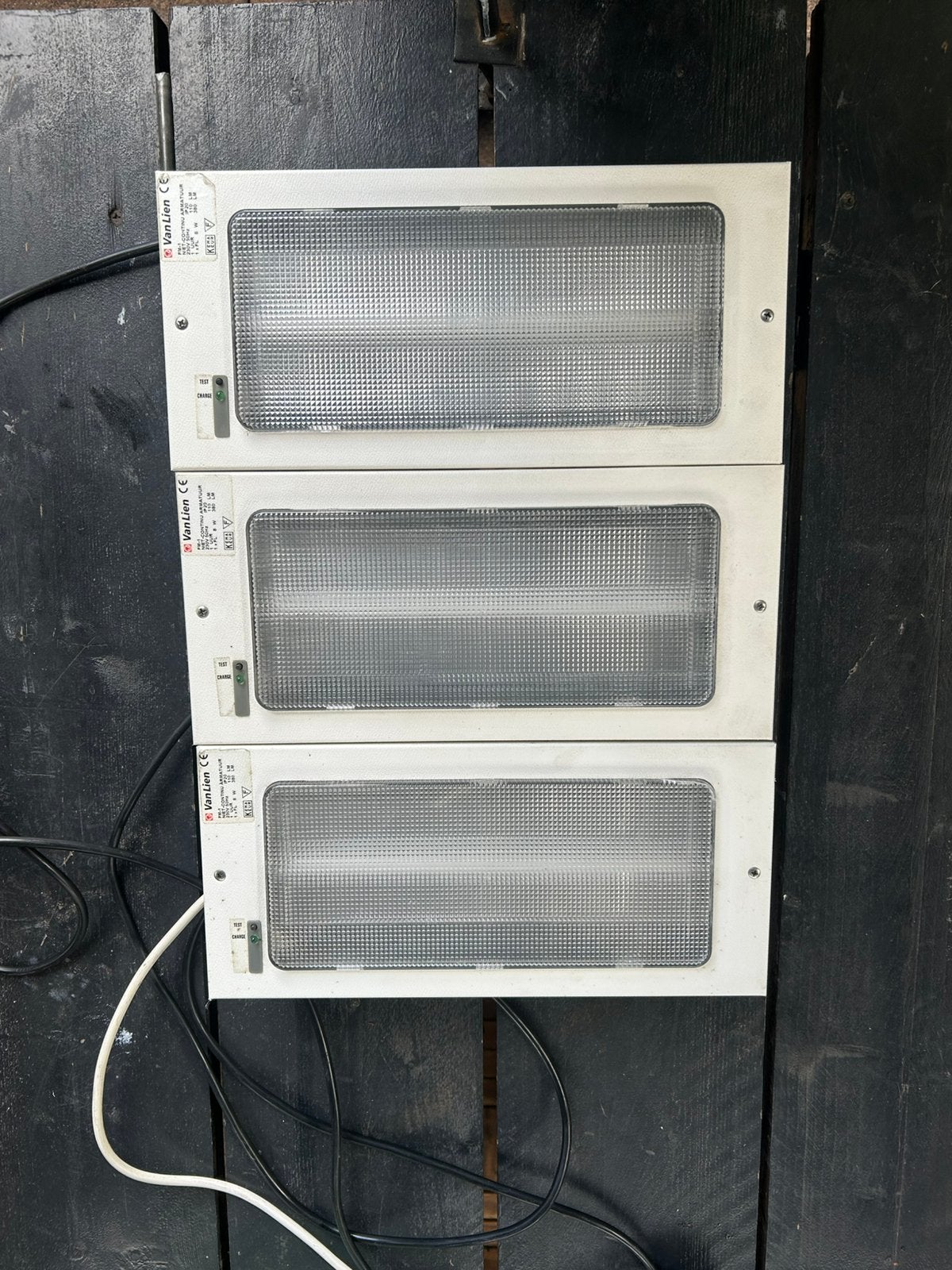 Van Lien Noodverlichting FM-1  ( 50 euro per stuk ), Ophalen of Verzenden, Gebruikt, Minder dan 50 watt, Lamp met armatuur