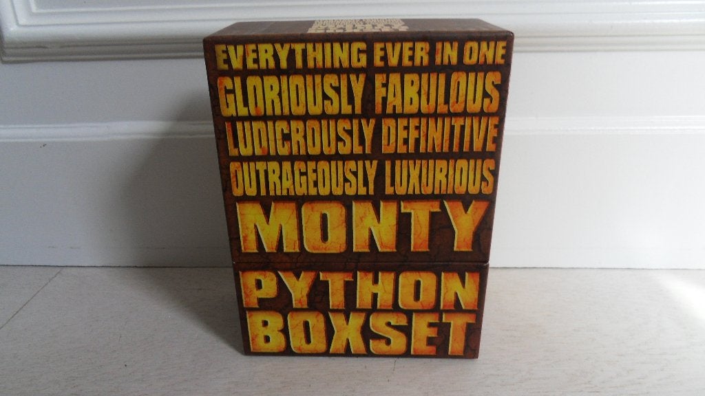 DVD box : Monty Python boxset : Almost Absolutely Everything, Alle leeftijden, Ophalen of Verzenden, Gebruikt, Britse komedie