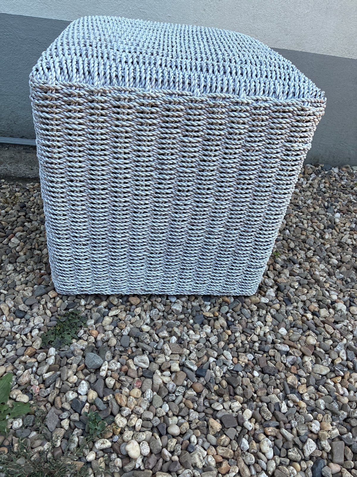Witte rieten poef(gespoten), Gebruikt, 50 tot 100 cm, Ophalen of Verzenden, 50 tot 75 cm
