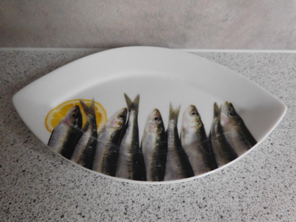 Bord 17x10 cm. Sardines PPD, Huis en Inrichting, Ophalen of Verzenden, Zo goed als nieuw, Bord(en), Overige stijlen