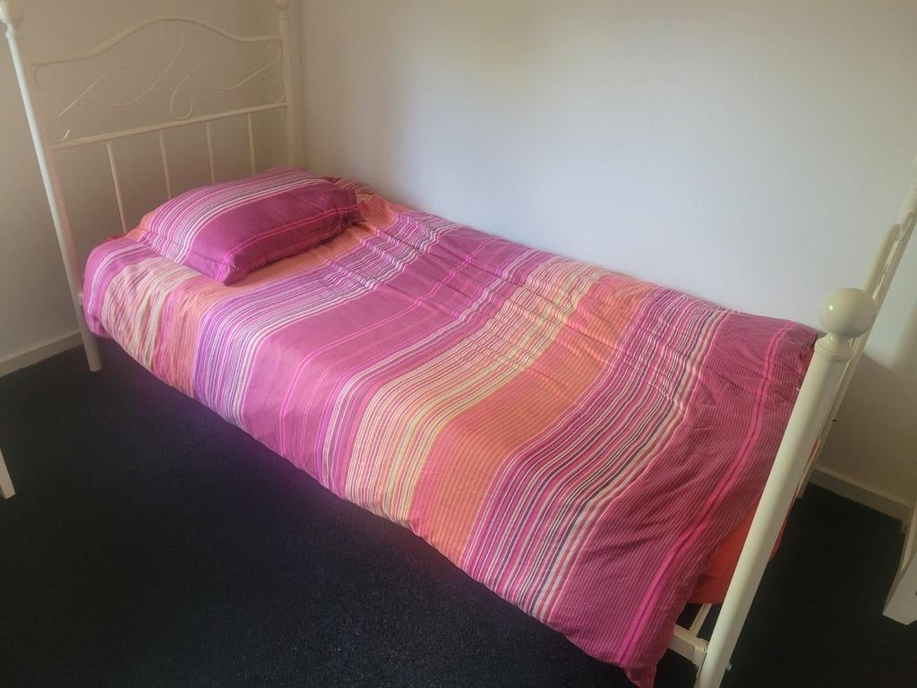 IKEA Eenpersoonsbed met Matras - Wit Metaal, Gebruikt, 90 cm, Eenpersoons, Wit