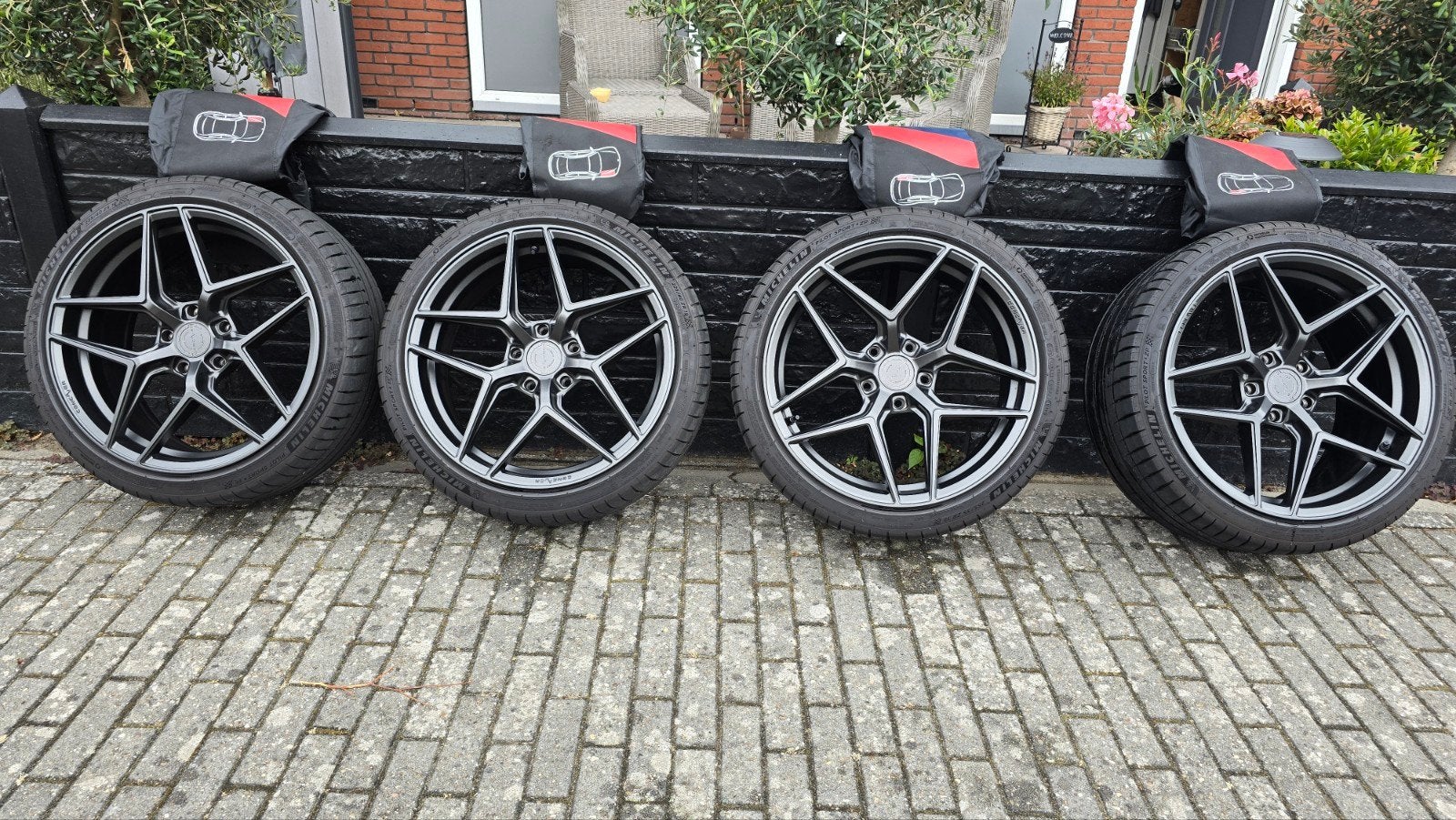 BMW breedset: Concaver CVR2 Carbon Graphite 19" met Michelin, 255 mm, Banden en Velgen, Zomerbanden, Ophalen