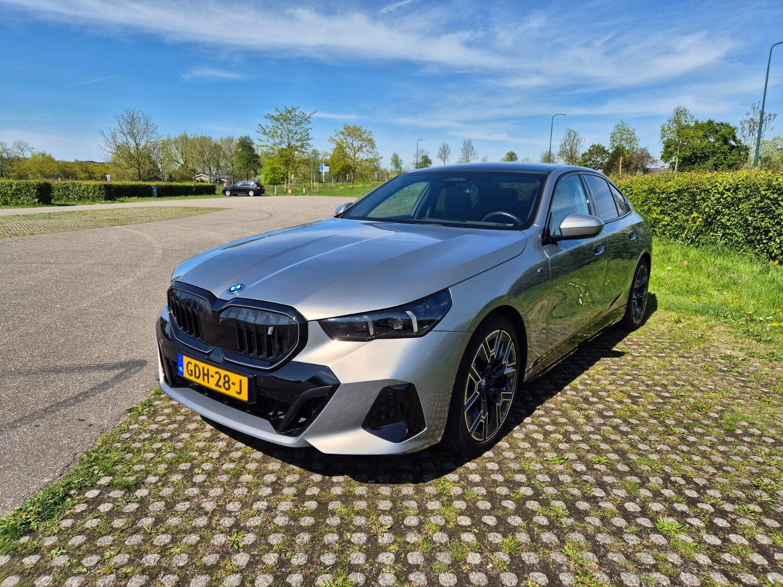 BMW i5 eDrive40 | lease overname | bonus € 1.500, Automaat, 81 kWh, Achterwielaandrijving, Lichtsensor