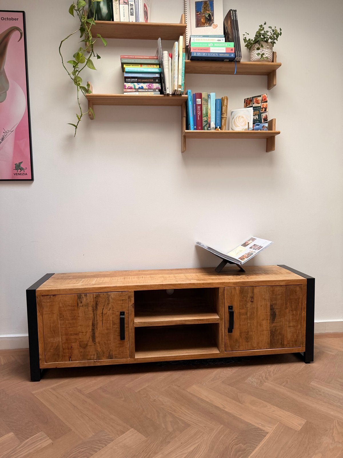 TV-meubel mangohout met metalen frame, Huis en Inrichting, Kasten | Televisiemeubels, Gebruikt, 100 tot 150 cm, Ophalen of Verzenden