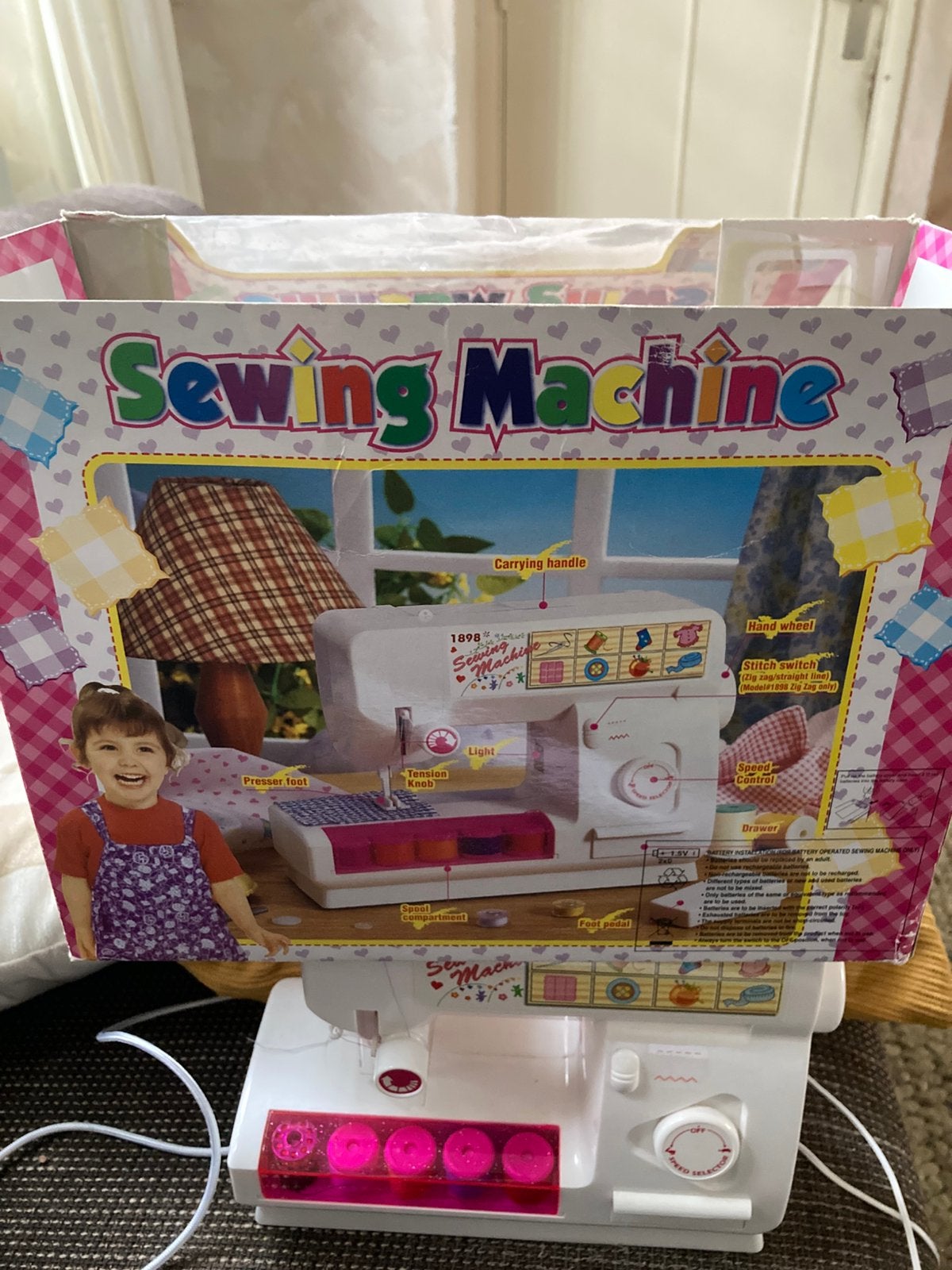 Kindernaaimachine + lapjes stof werkt nog goed, Ophalen, Zo goed als nieuw, Toebehoren