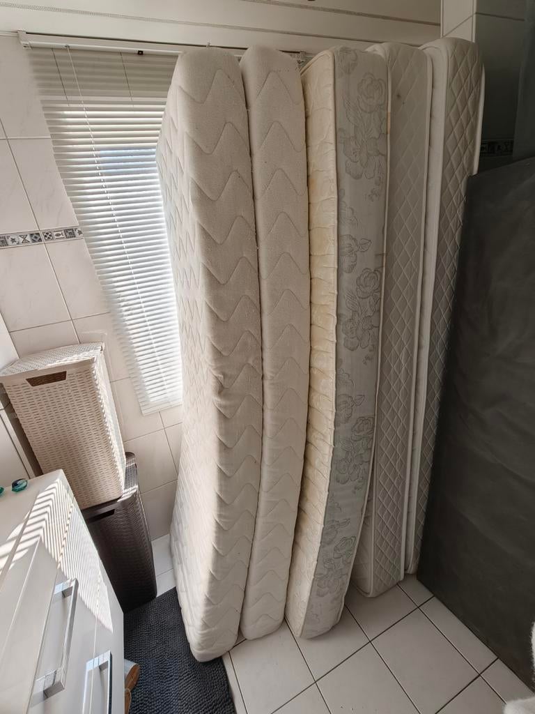 Diverse matrassen: 70x200, 80x200 en 90x200, Ophalen, Eenpersoons, Zo goed als nieuw, Matras