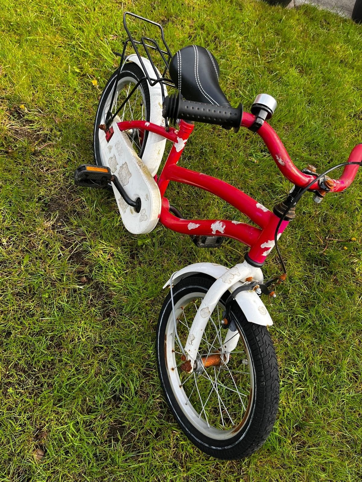 Gebruikte kinderfiets rood/wit - 16 inch, Ophalen, Gebruikt, Terugtraprem, 16 tot 20 inch