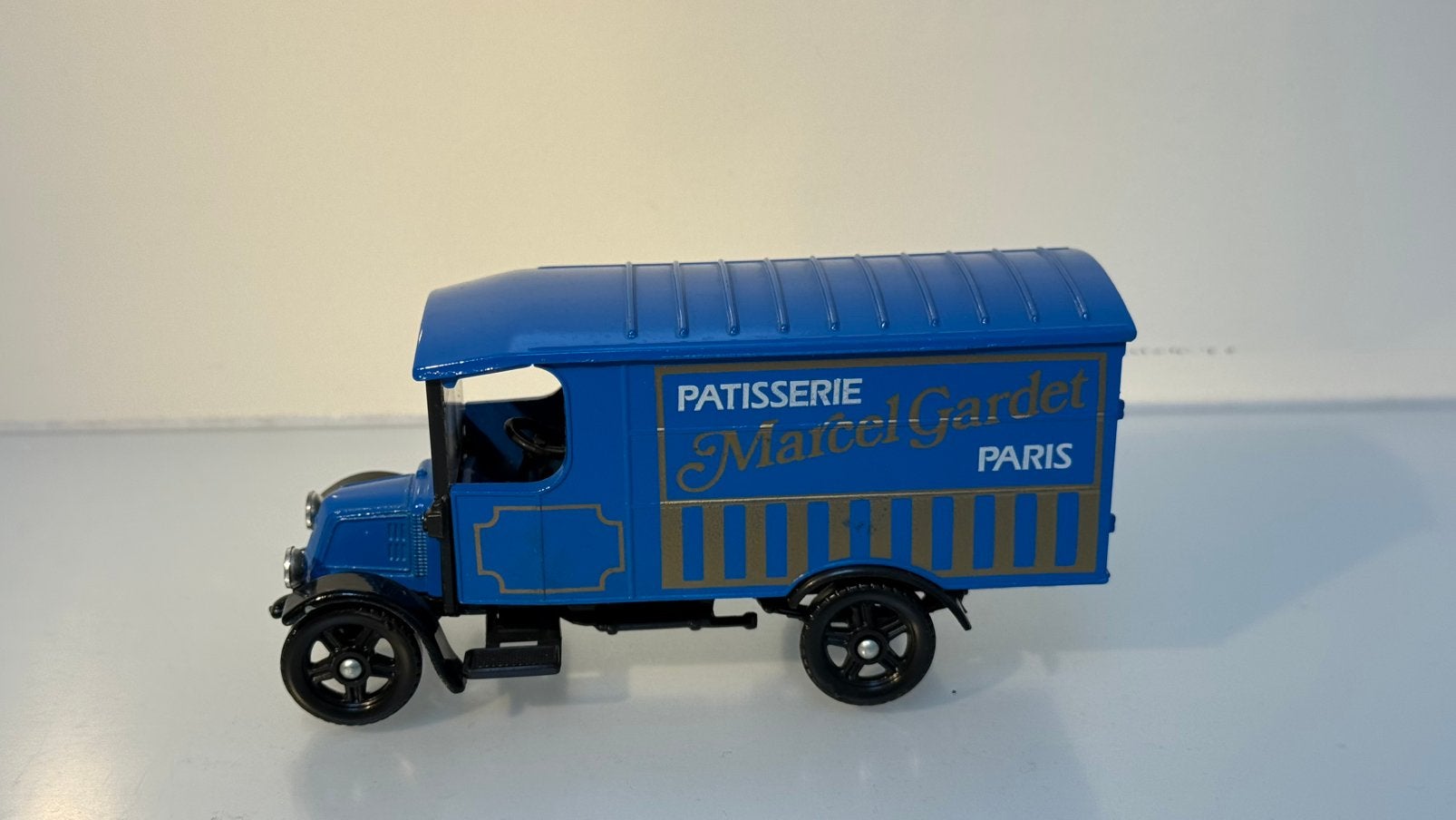 Corgi Toys 1926 Renault Van 1:43, Ophalen of Verzenden, Zo goed als nieuw, Auto, Corgi