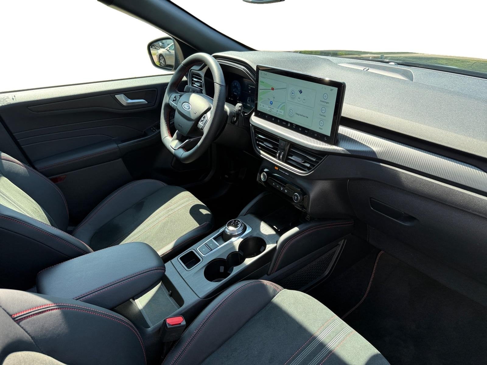 Foto 3 van Ford Kuga 2.5 PHEV ST-Line X | Winter Pack | Panoramadak | 3