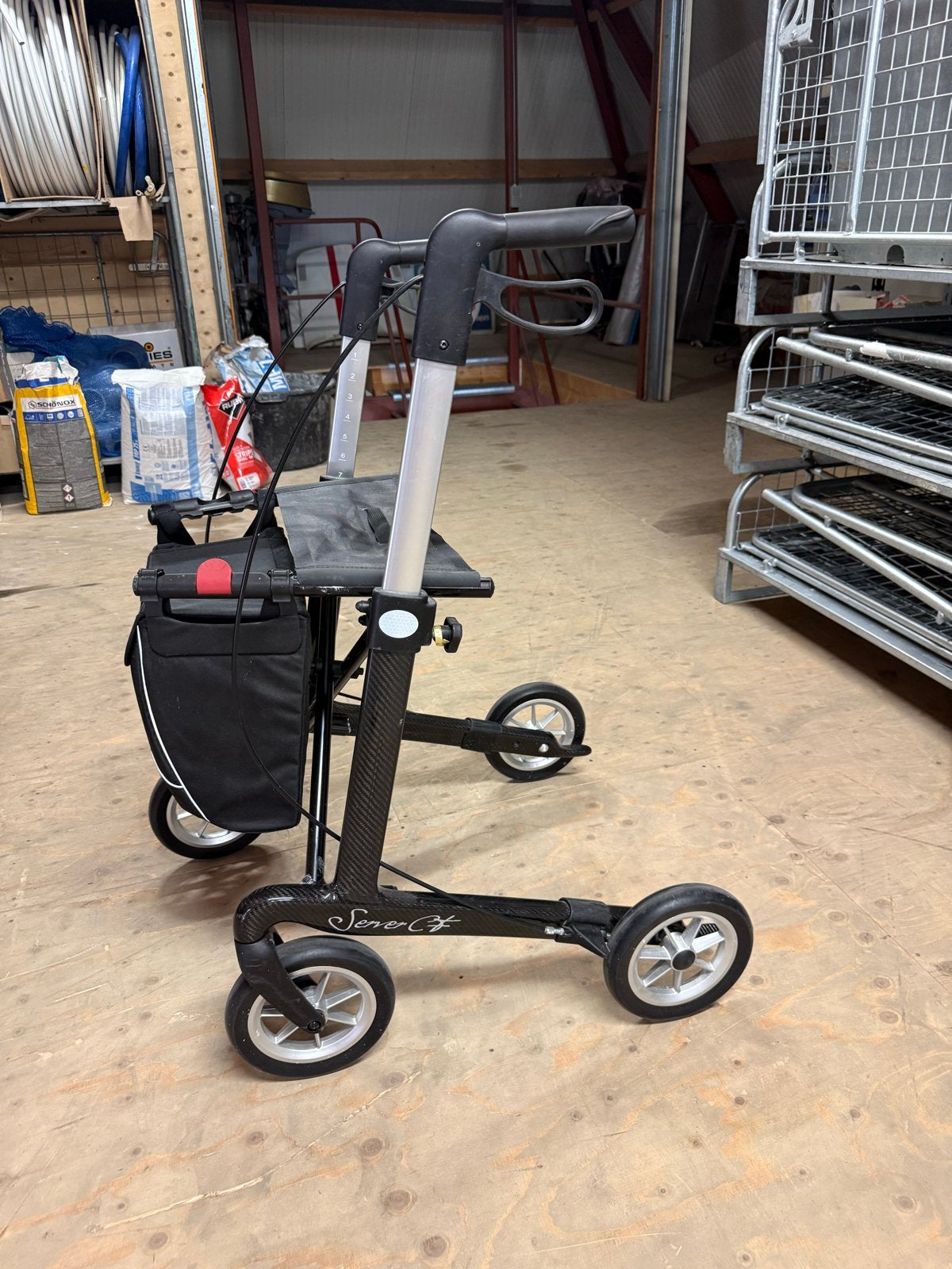 Rehasense SERVER CF - super lichtgewicht carbon Rollator, Diversen, Ophalen, Opvouwbaar, Zo goed als nieuw