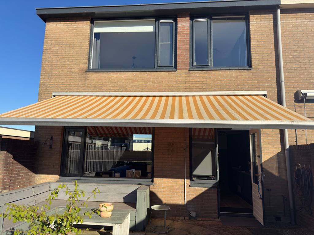 Elektrisch knikarmscherm 5,40 x 2,50 m - Zelf demonteren, Tuin en Terras, Zonneschermen, Ophalen, 450 cm of meer, Elektrisch, Zo goed als nieuw