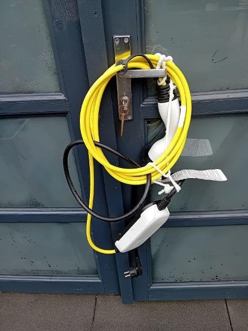 oplaadkabel voor electrische auto, Ophalen, Zo goed als nieuw