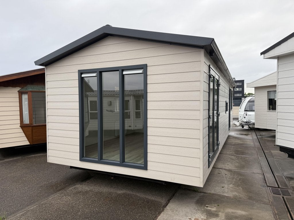 Kunststof Spiegelbeeld Chalet 11 x 4.10 m 2 Slp Winterhard, Caravans en Kamperen, Niet ingevuld, Niet ingevuld, Niet ingevuld