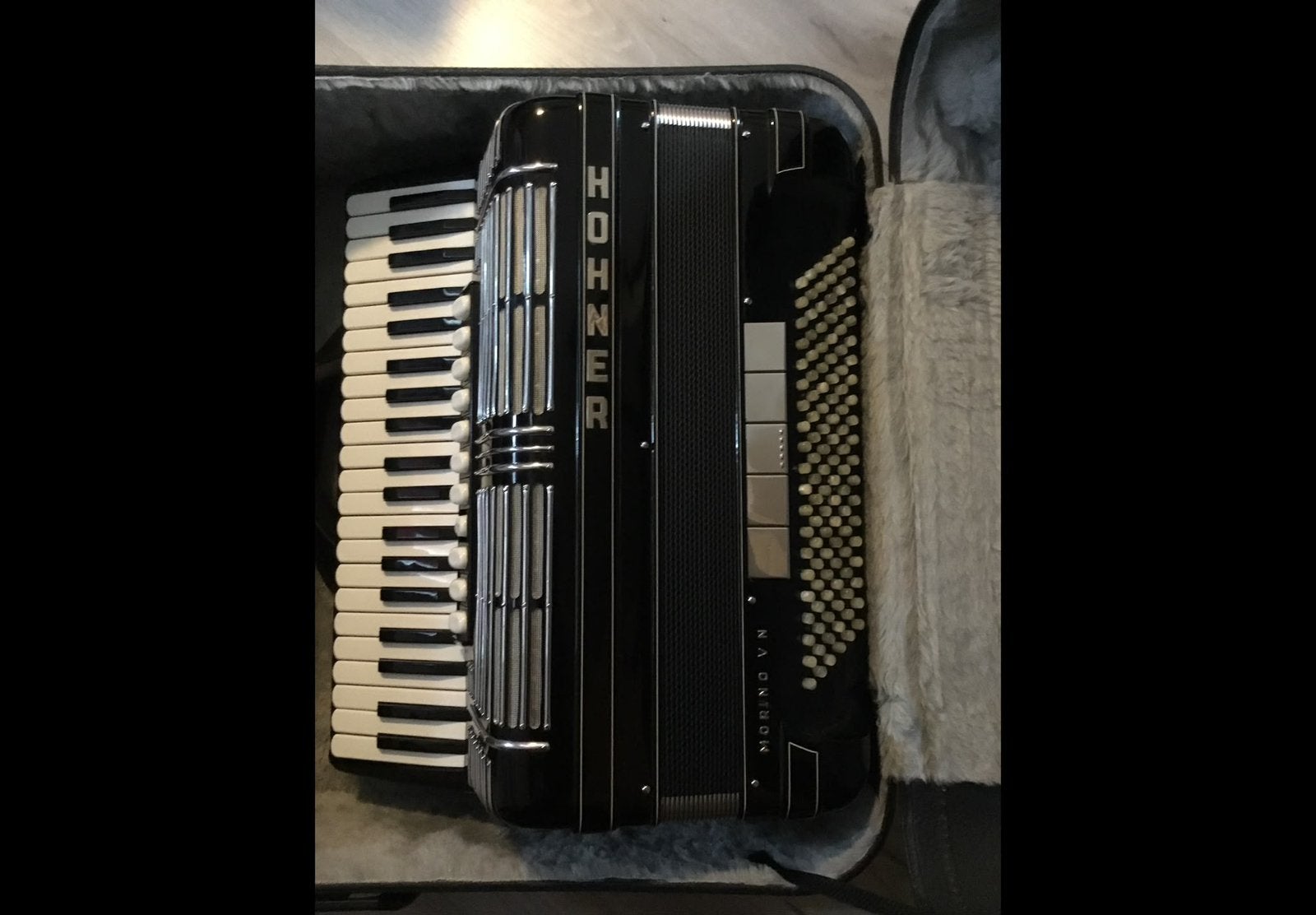 Hohner Morino V N, Muziek en Instrumenten, Ophalen, Zo goed als nieuw, 120-bas, Hohner