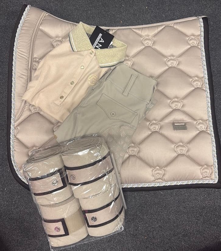 Prachtige Beige dressuur set - dressuur dekje full, Dieren en Toebehoren, Ophalen of Verzenden, Nieuw