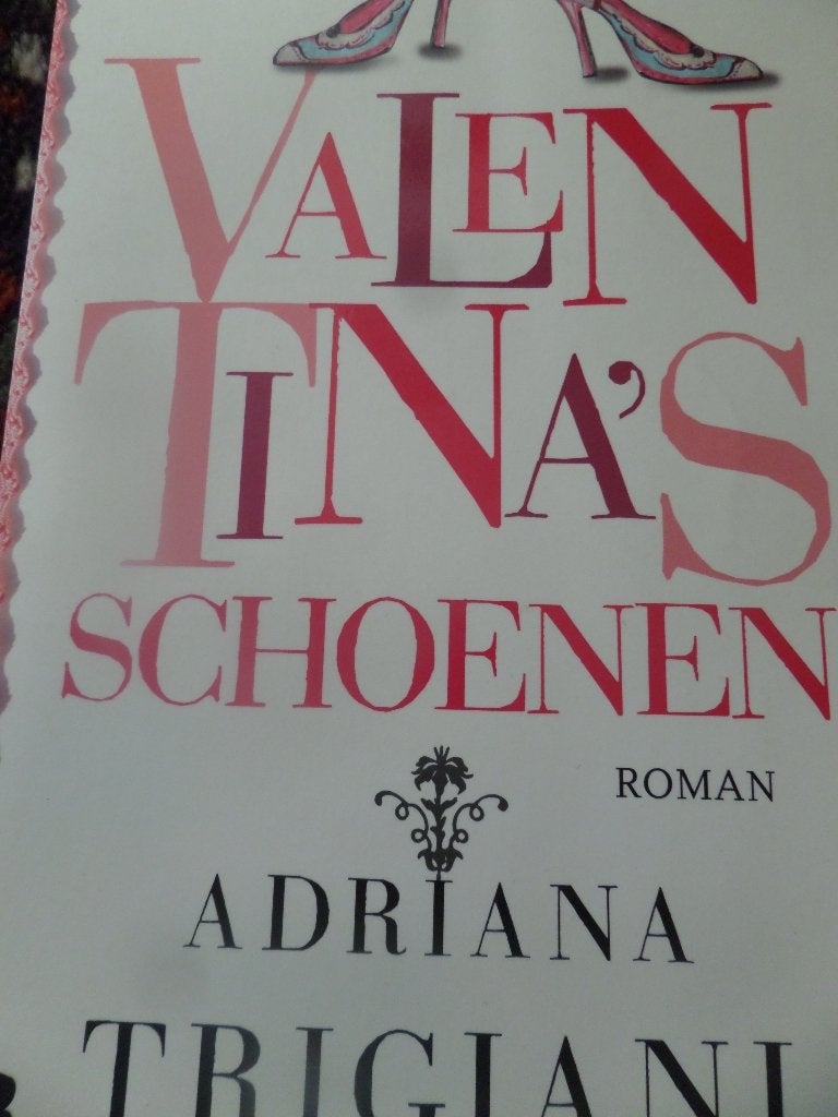 Te Koop een boek Valentina's Schoenen Roman., Boeken, Overige Boeken, Ophalen of Verzenden, Nieuw