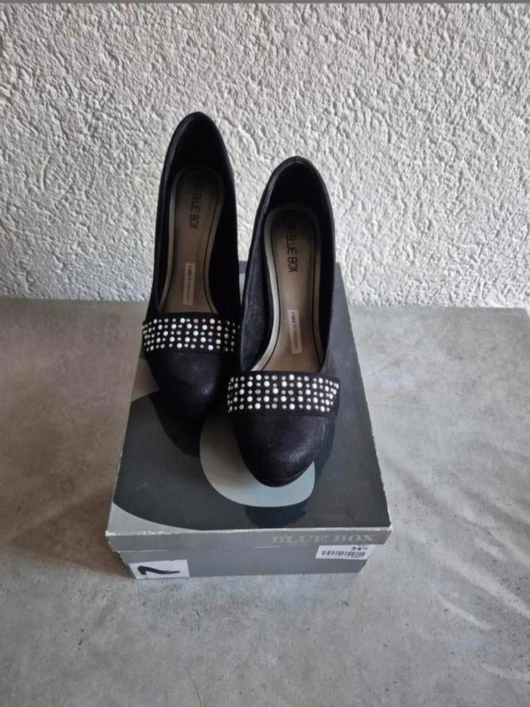 Zwarte pumps met strass steentjes - Maat 39, Kleding | Dames, Schoenen, Ophalen, Blue Box, Pumps, Zwart