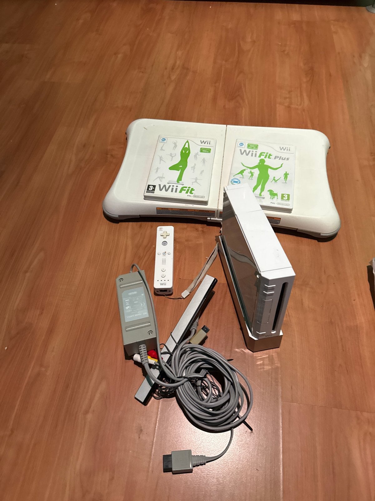 Wii Fit Console Bundel met Balance Board en Games, Ophalen of Verzenden, Gebruikt, Met 1 controller, Met games