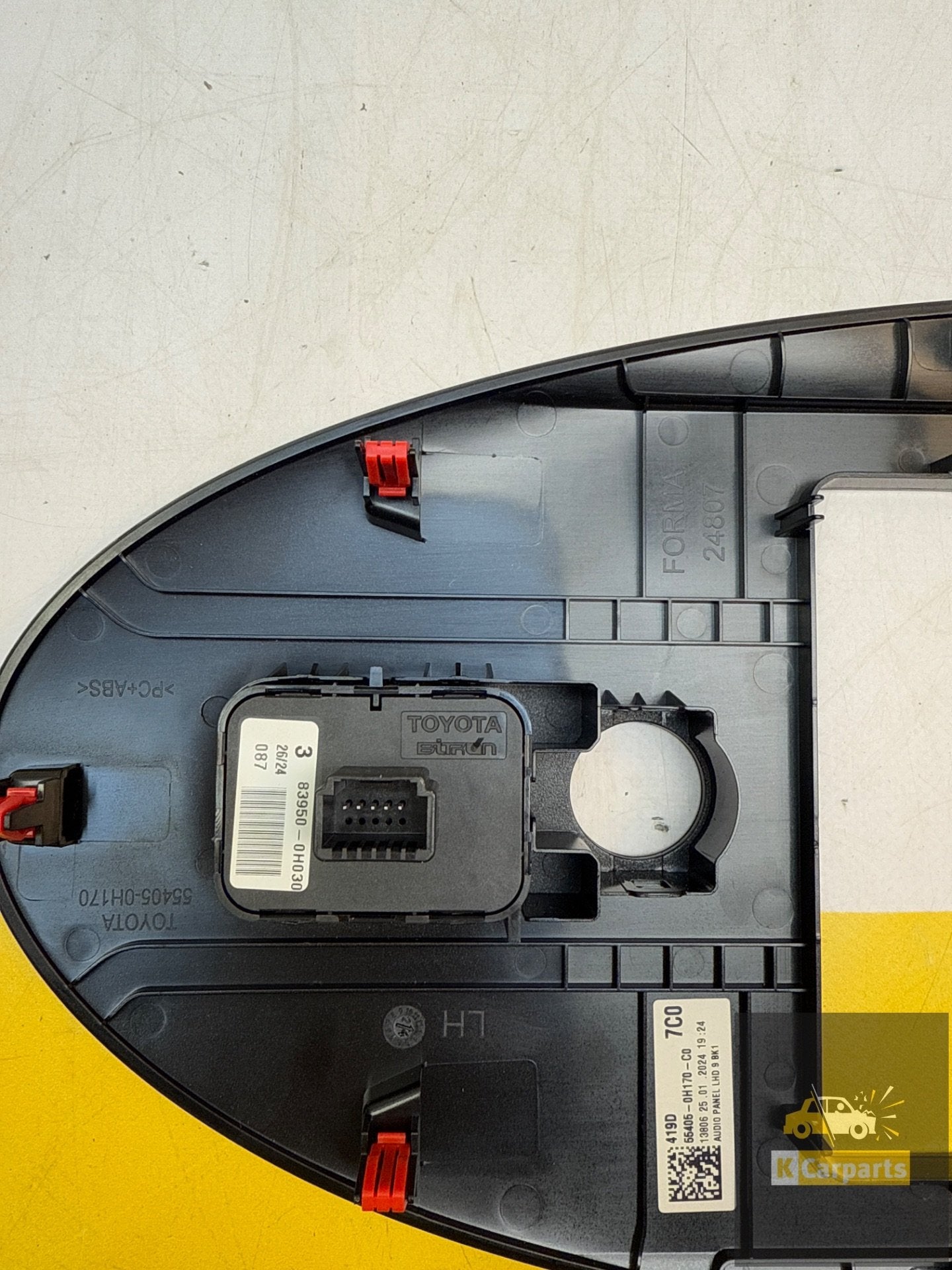 Toyota Aygo X middenconsole decoratieve, Info@fabrikant.eu, Fabrikantstraat 1
1000 AA  Amsterdam, NL, Ophalen of Verzenden, Toyota