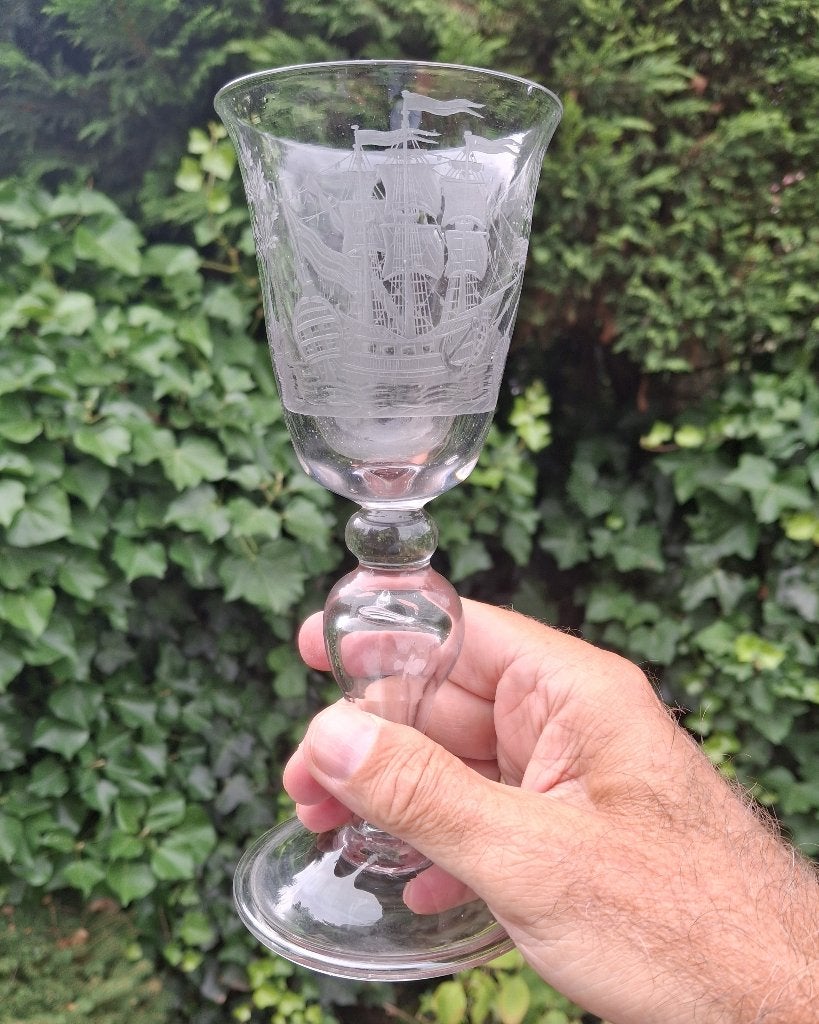 Wijnglas 1725-1750, 'HET WELL VAAREN VAN DEESE BODEN', Verzenden