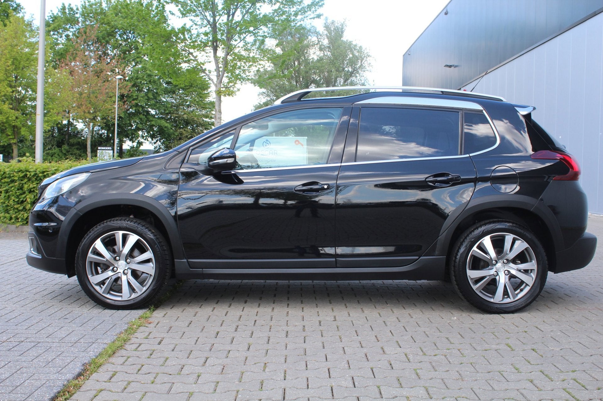 Peugeot 2008 1.2 PureTech Allure| Panoramadak | Apple Carpla, Auto's, Peugeot, Voorwielaandrijving, Leder en Stof, Bedrijf, Handgeschakeld