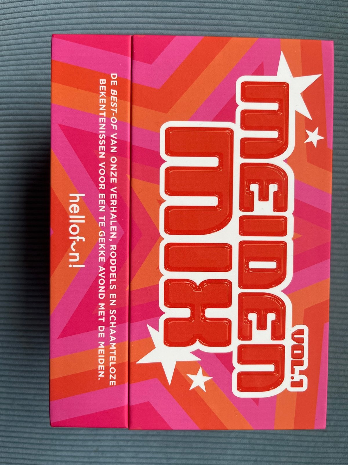 Meiden Mix Vol. 1: Hilarisch Vragen- en Bekentenissenspel, Drie of vier spelers, Ophalen of Verzenden, Nieuw