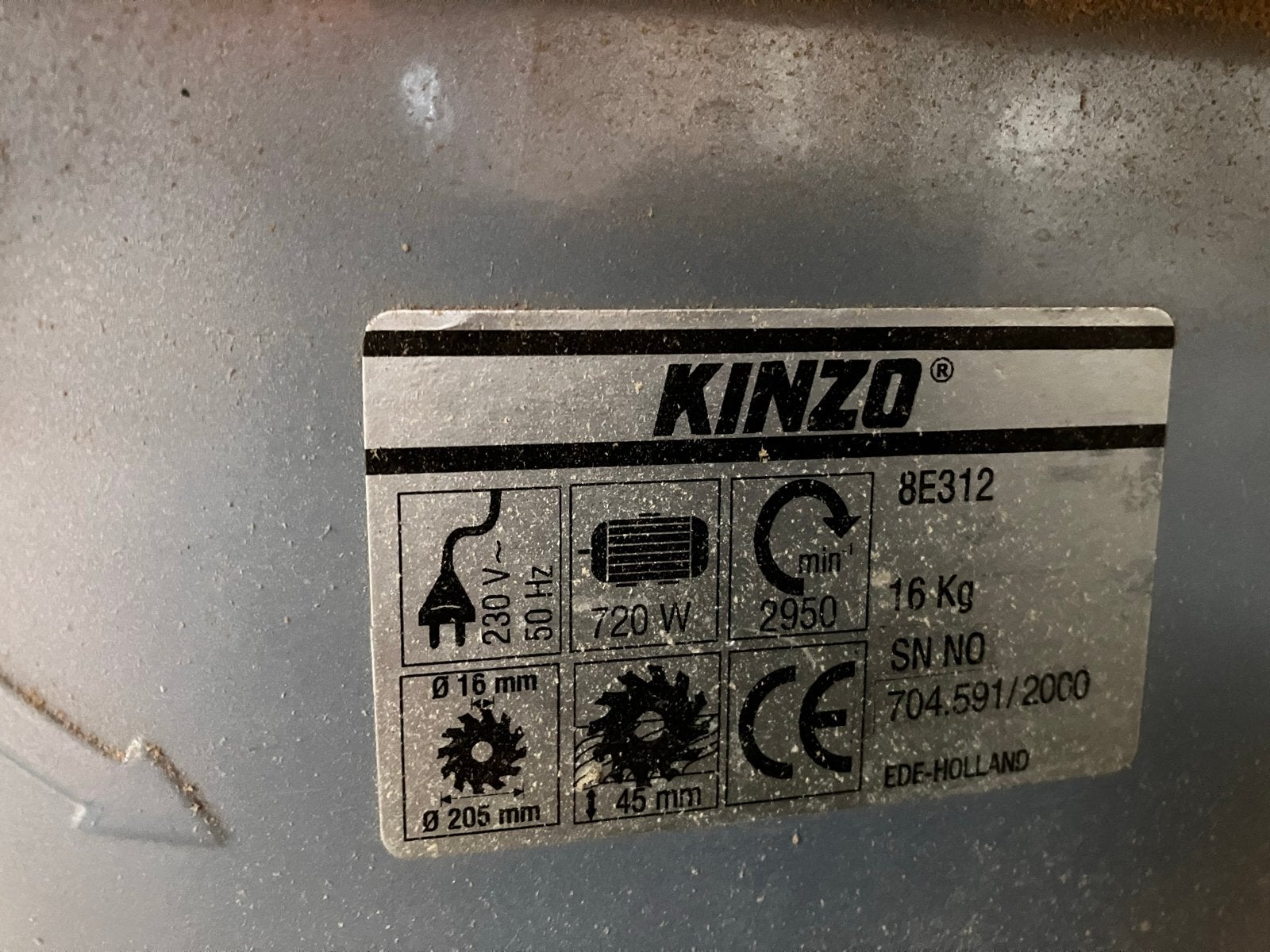 Compacte Kinzo zaagtafel met scherp zaagblad