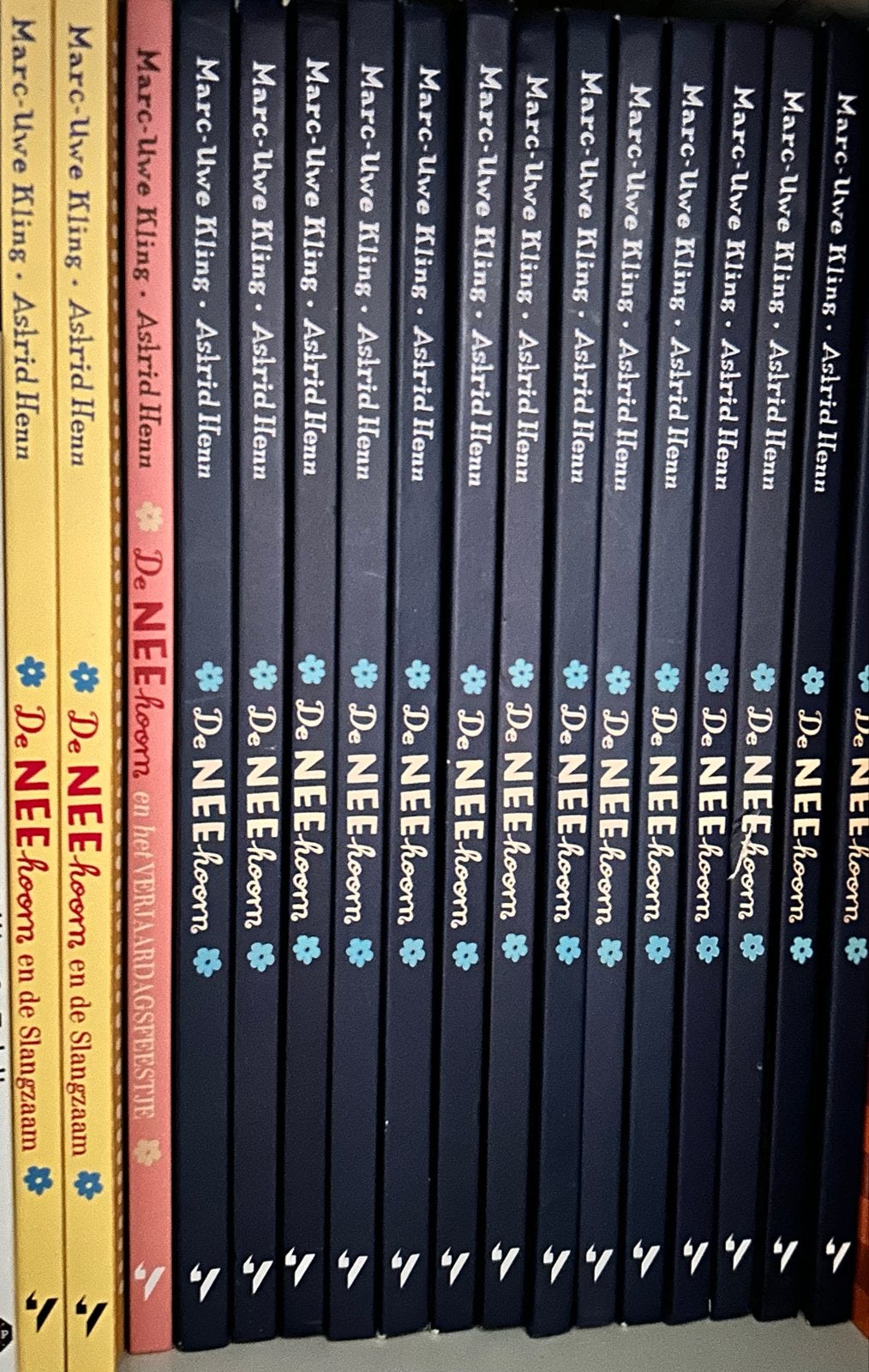 De NEEhoorn boeken - Marc-Uwe Kling & Astrid Henn, Ophalen of Verzenden, Gelezen, Fictie algemeen