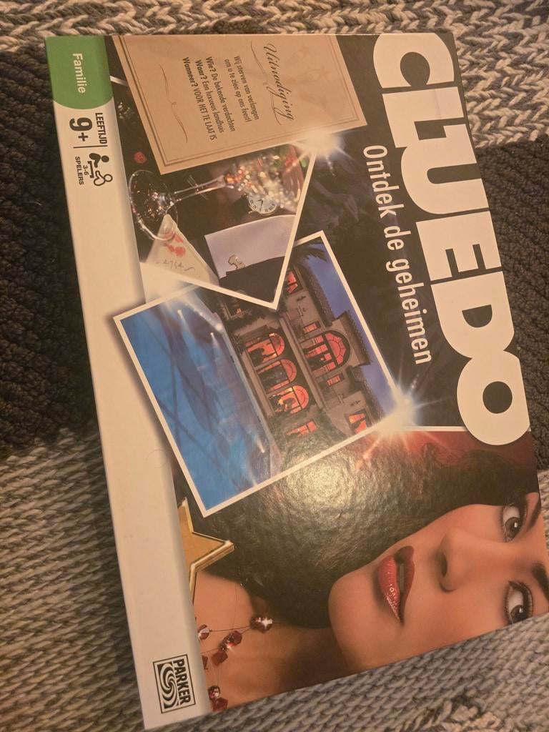 Cluedo Bordspel - Ontdek de geheimen - Compleet, Drie of vier spelers, Ophalen of Verzenden, Zo goed als nieuw, Parker