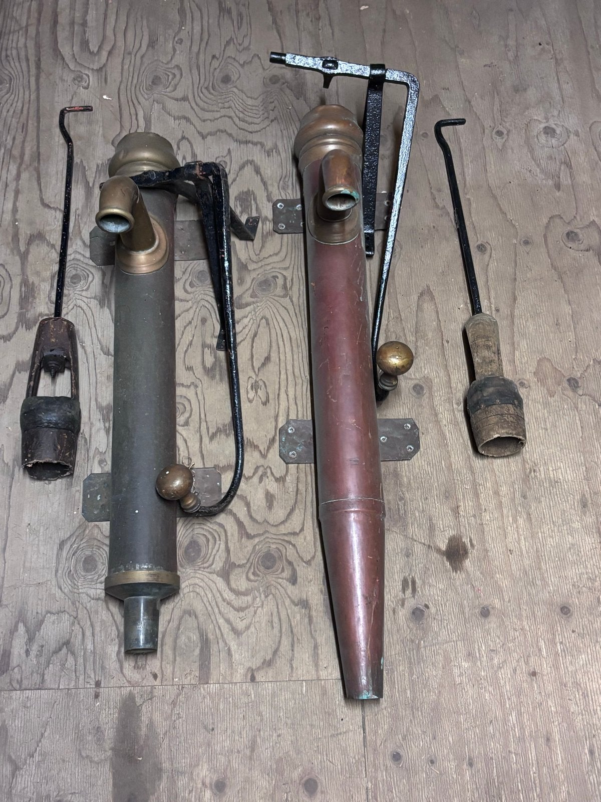 Antieke koperen waterpompen (2 stuks), Ophalen