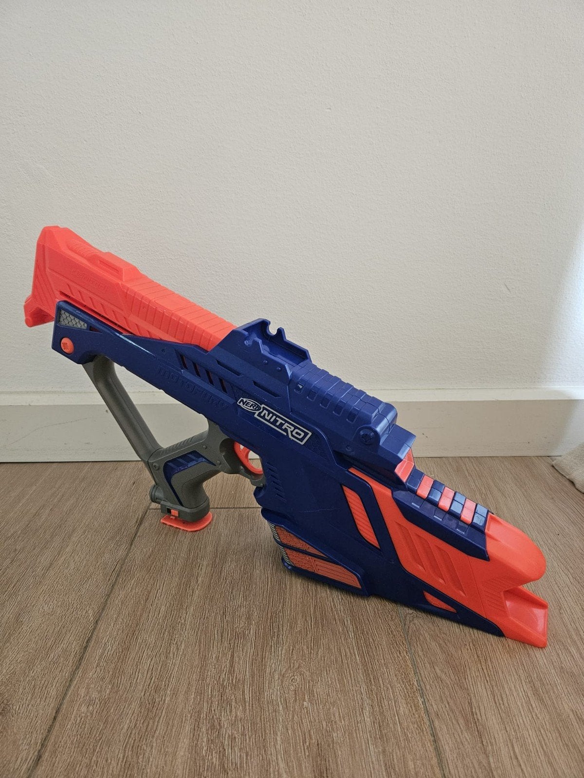 Nerf Nitro speelgoedpistool met auto's en schansen, Ophalen of Verzenden, Gebruikt, Jongen of Meisje