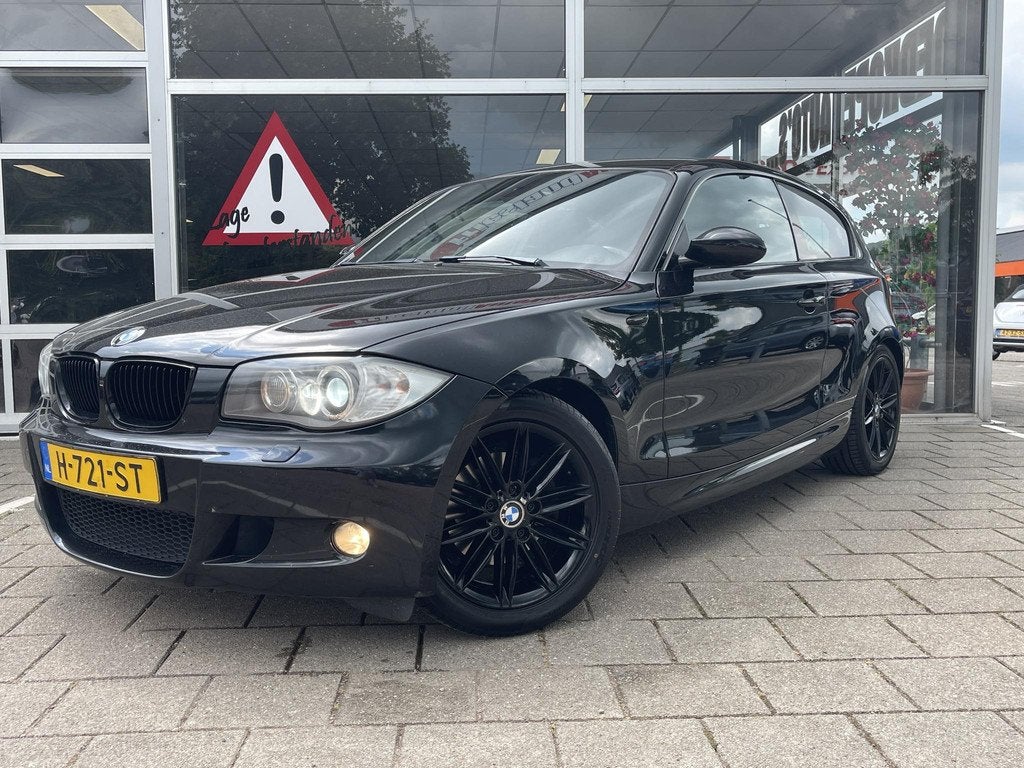 BMW 1-serie 120i /M Sportpakket/Leder/Cruise/Clima/Onderhoud, 1-Serie, Euro 5, Achterwielaandrijving, Zwart