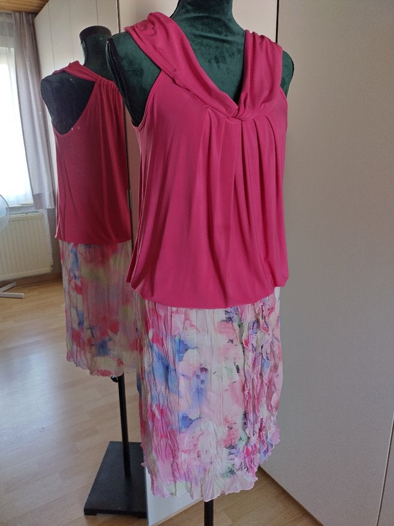 Te koop aangeboden: Dames kledingset, rok met shirt , Maat 38/40 (M), Ophalen of Verzenden, Zo goed als nieuw, Roze