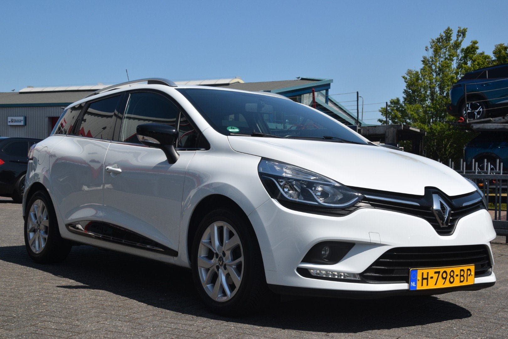 Renault Clio Estate 0.9 TCe Limited Airco | Carplay | PDC |, Auto's, Renault, Voorwielaandrijving, 898 cc, Gebruikt, Euro 6