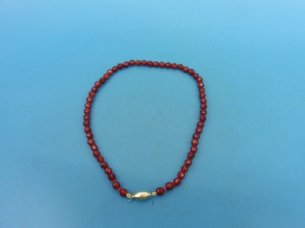 Carneolen collier met gouden slot                        D36, Ophalen of Verzenden, Overige materialen, Ketting